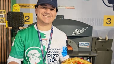 Con 21 años, joven de Pérez Zeledón fue al Mundial de Pizza en Nápoles y abrió su propia pizzería