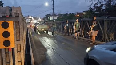 Estas escuelas siguen sin clases por la cabeza de agua en Aguas Zarcas