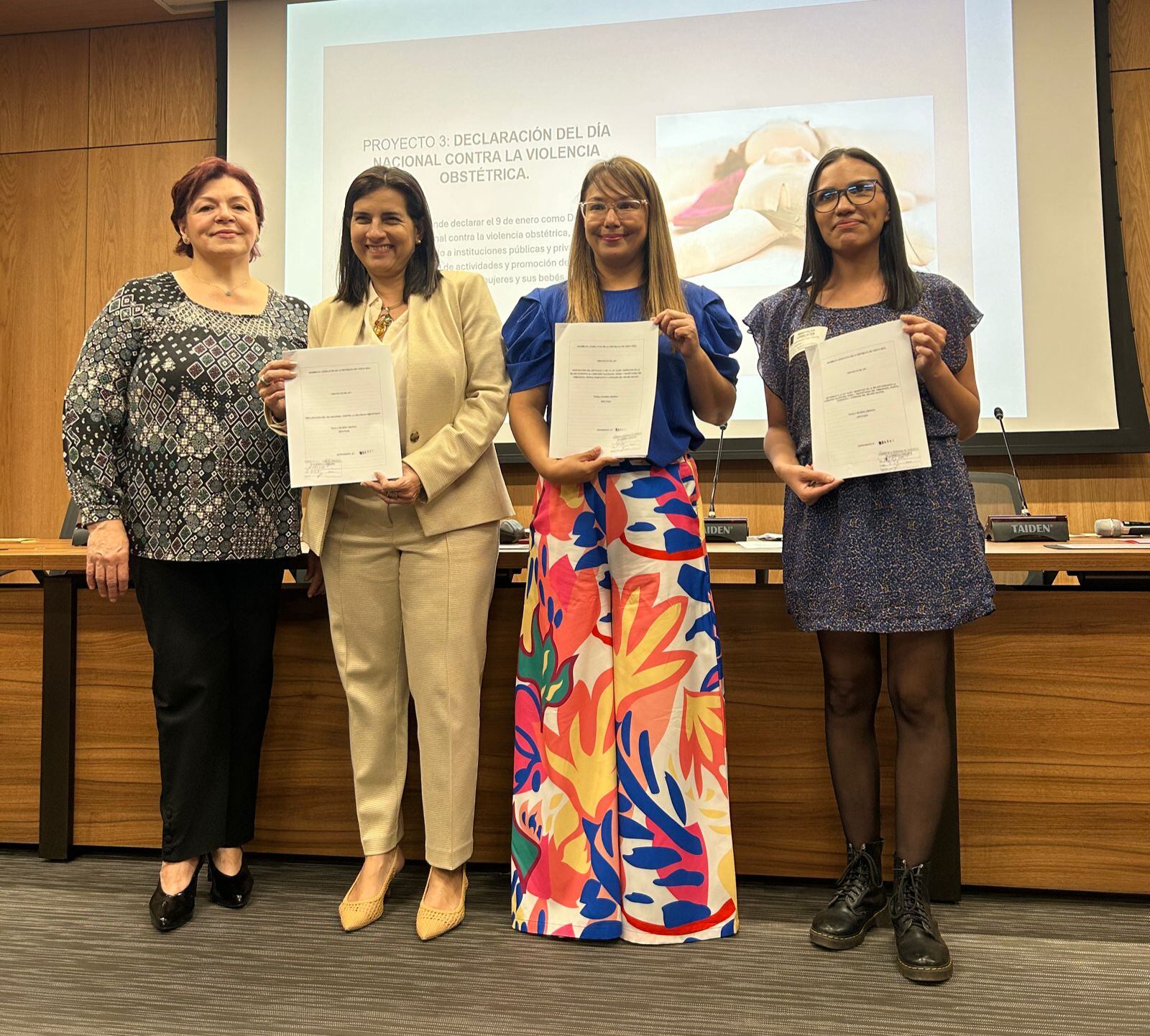Diputada Paola Nájera propuso tres proyectos de ley para acabar con la violencia obstétrica