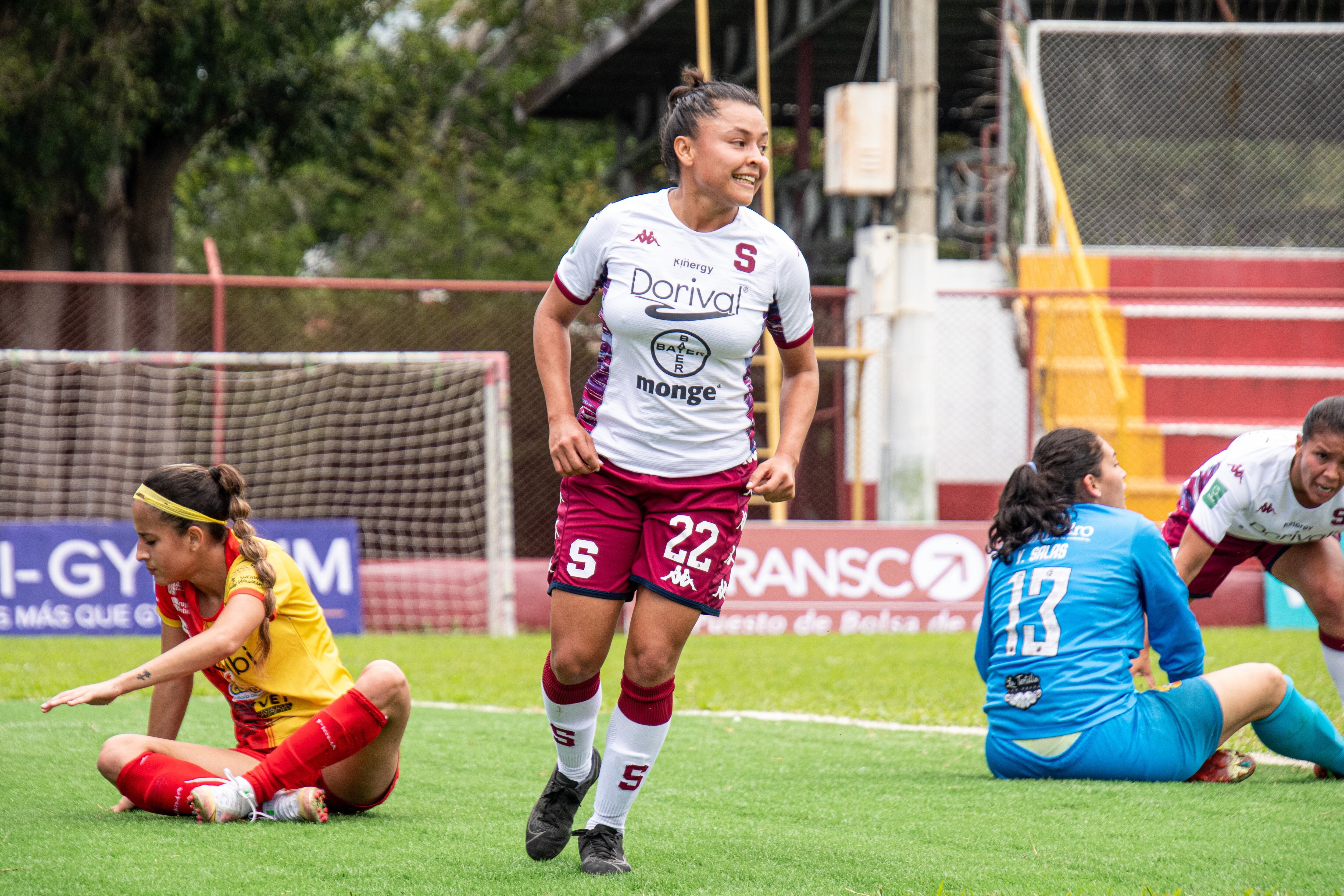 Yessenia Flores se convirtió en la goleadora del Saprissa, con 7 tantos. Prensa SAP.