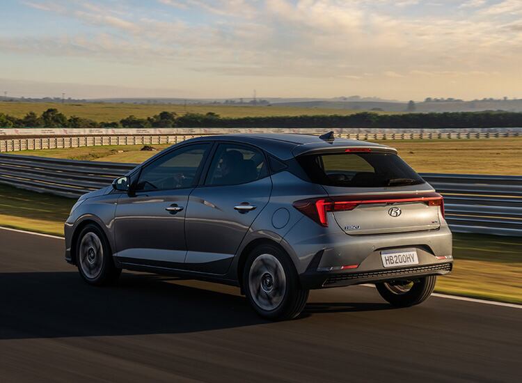 El nuevo HB20 será más grande y ofrecerá mayor estabilidad gracias a su distancia entre ejes extendida.