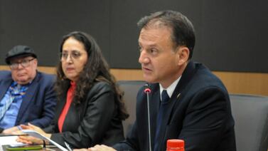 A familiar de diputado le hacen secuestro virtual y legislador explota: “Nos está llevando puta en este país”