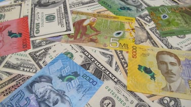 Trabajadora que gana en dólares: Por primera vez en mi vida mi salario baja y baja