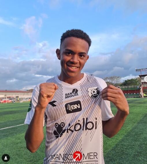 Shawn Johnson de Herediano metió su primer gol en primera y dio tres puntos  a su equipo | La Teja