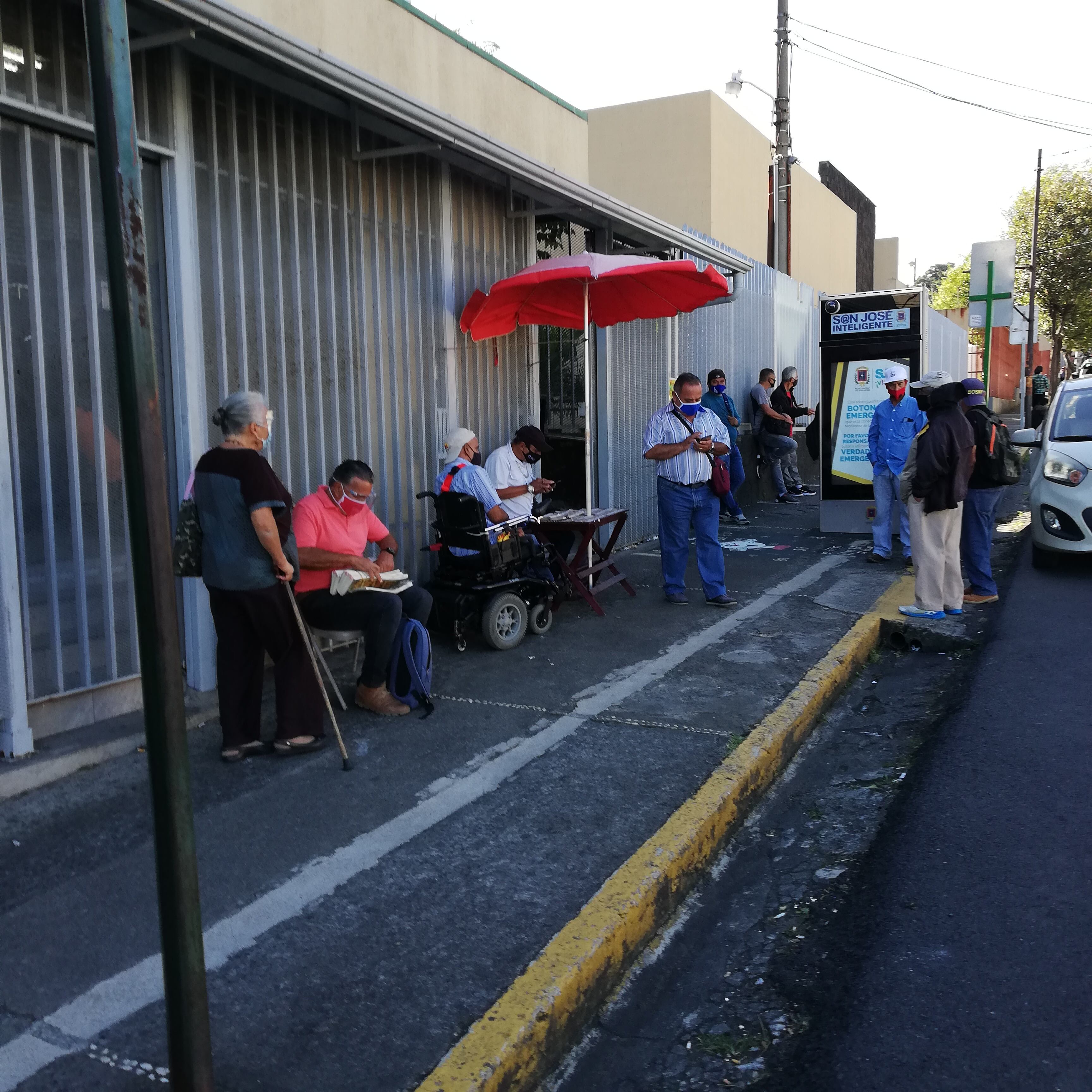 Eran las 9:30 de la mañana del 14 de diciembre y en el edificio de la Junta de Protección Social en San José, nada calentaba un día después del Gordo Navideño
