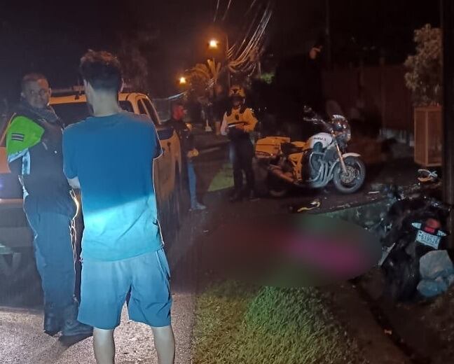 Un fuerte golpe en la cabeza habría sido la causa de muerte del motociclista. Foto Diario 5 Atenas.