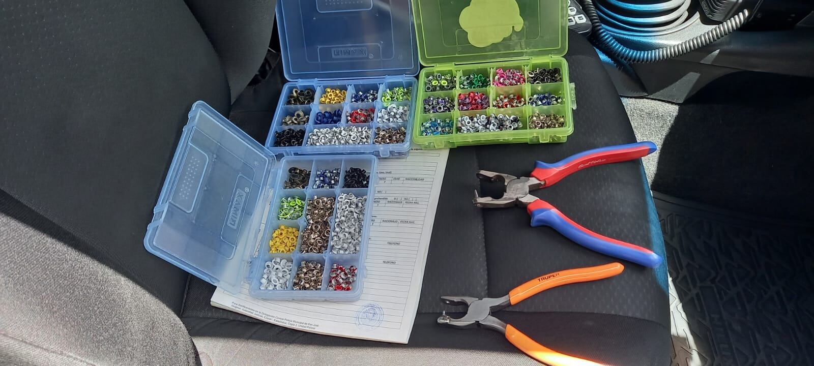 Extranjeros sospechosos de estafar con broches en San José. Foto MSP.