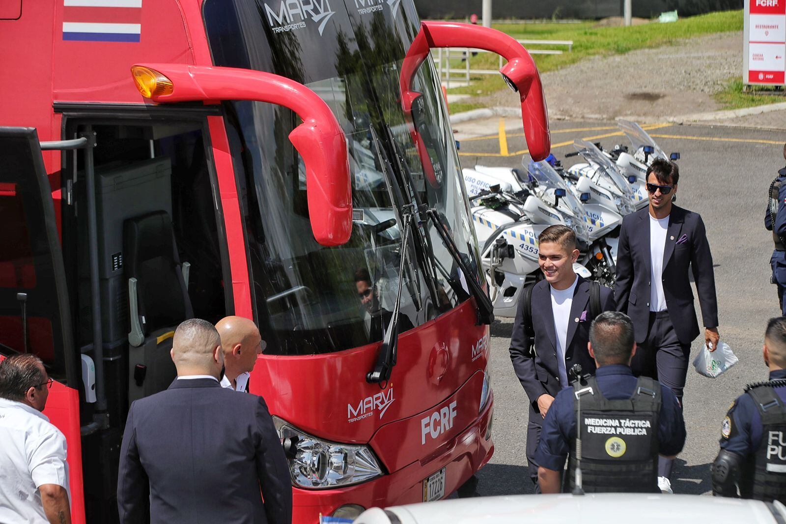 Salida de la Selección Nacional al aeropuerto