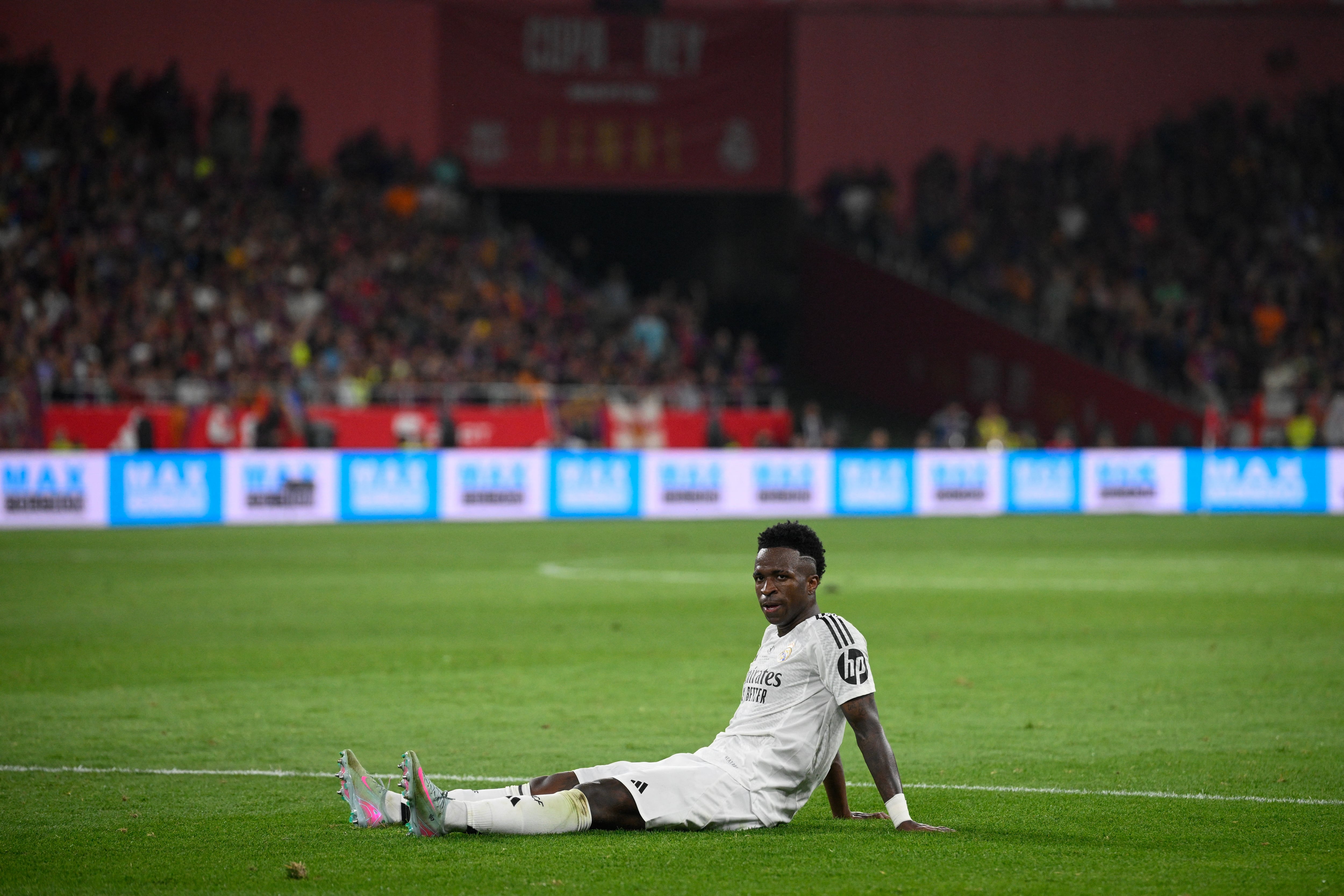 Vinicius Jr., jugador del Real Madrid, se disculpó públicamente con Virginia Fonseca tras la polémica.