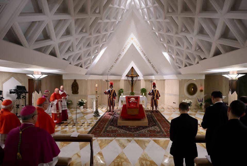 Papa Francisco ataúd