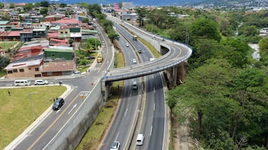 Vecinos de Hatillos 7 y 8 ya pueden utilizar el nuevo paso elevado en Circunvalación