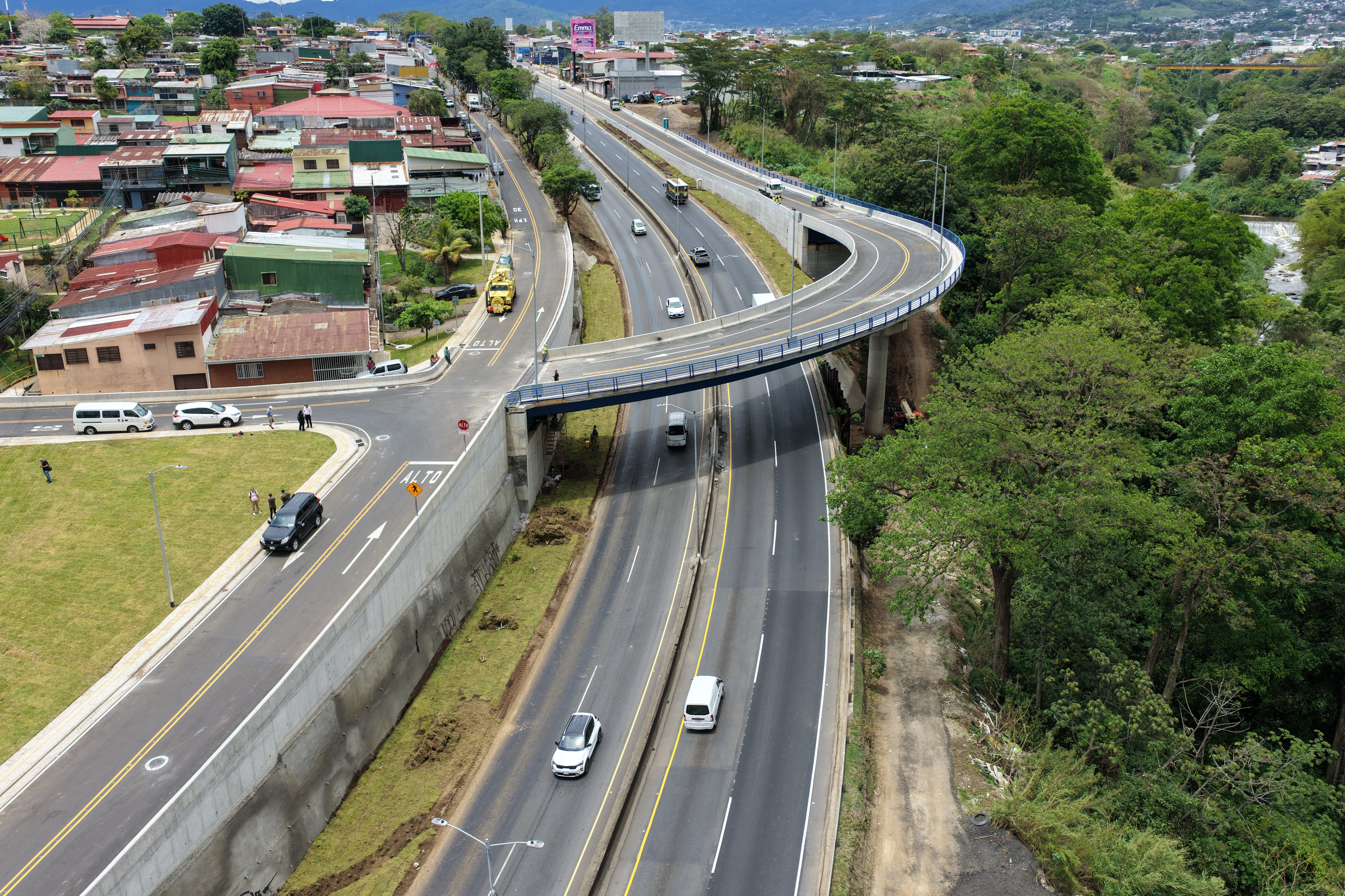Paso elevado sobre Circunvalación