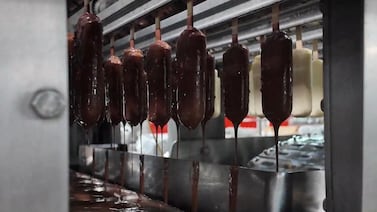 Así se hacen los helados Dos Pinos: el proceso detrás de la famosa Chocoleta y el Choco Snack