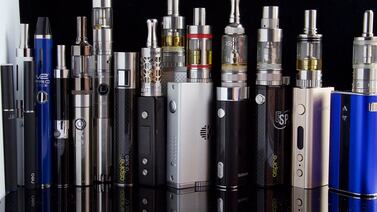 Ojo al gran cambio que se viene para los que usan vapeadores y cigarros electrónicos en el país