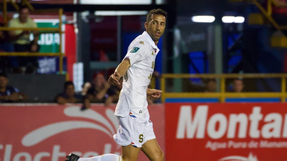 Mariano Torres.