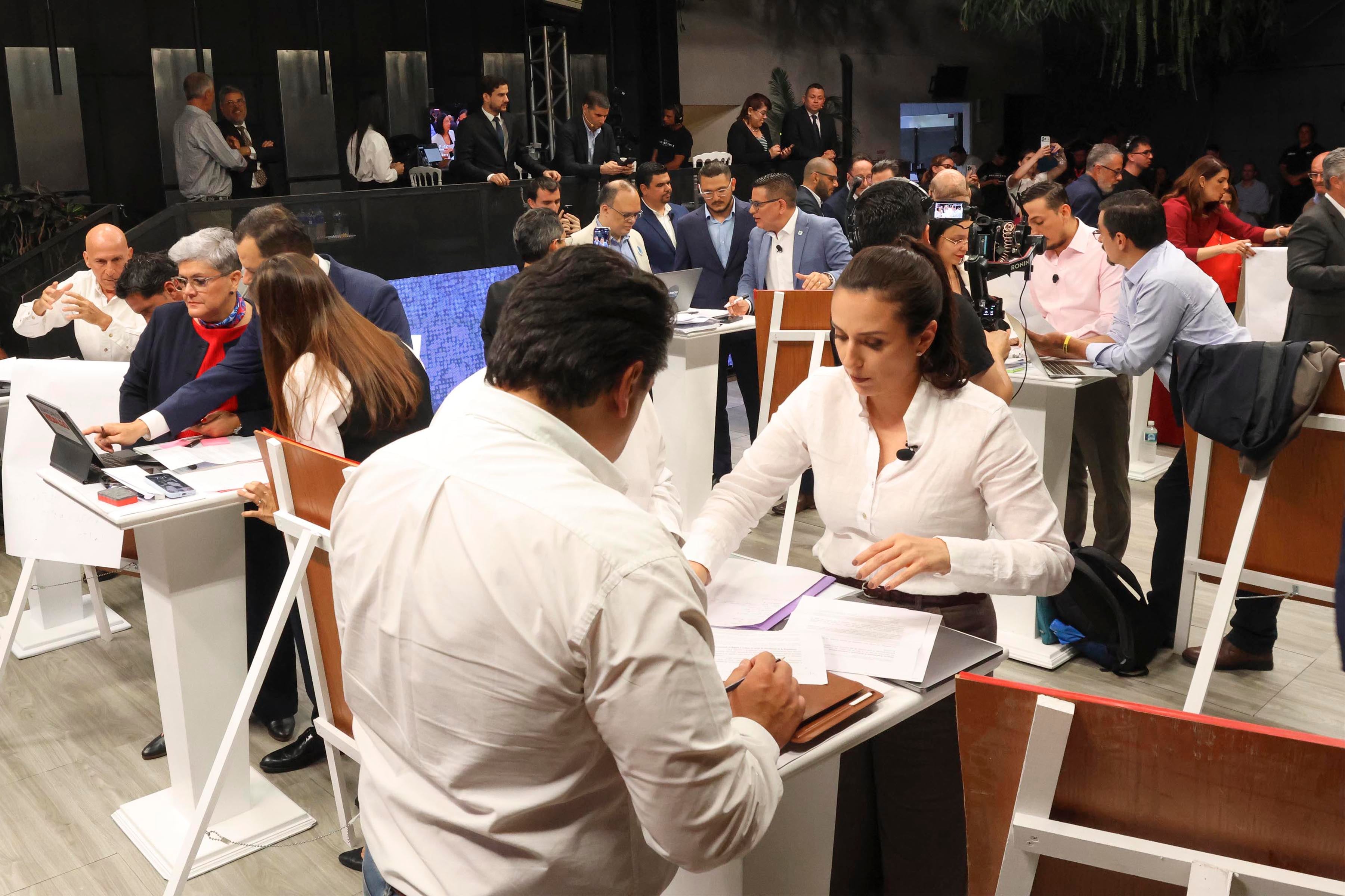 Debate Se Busca Presidente