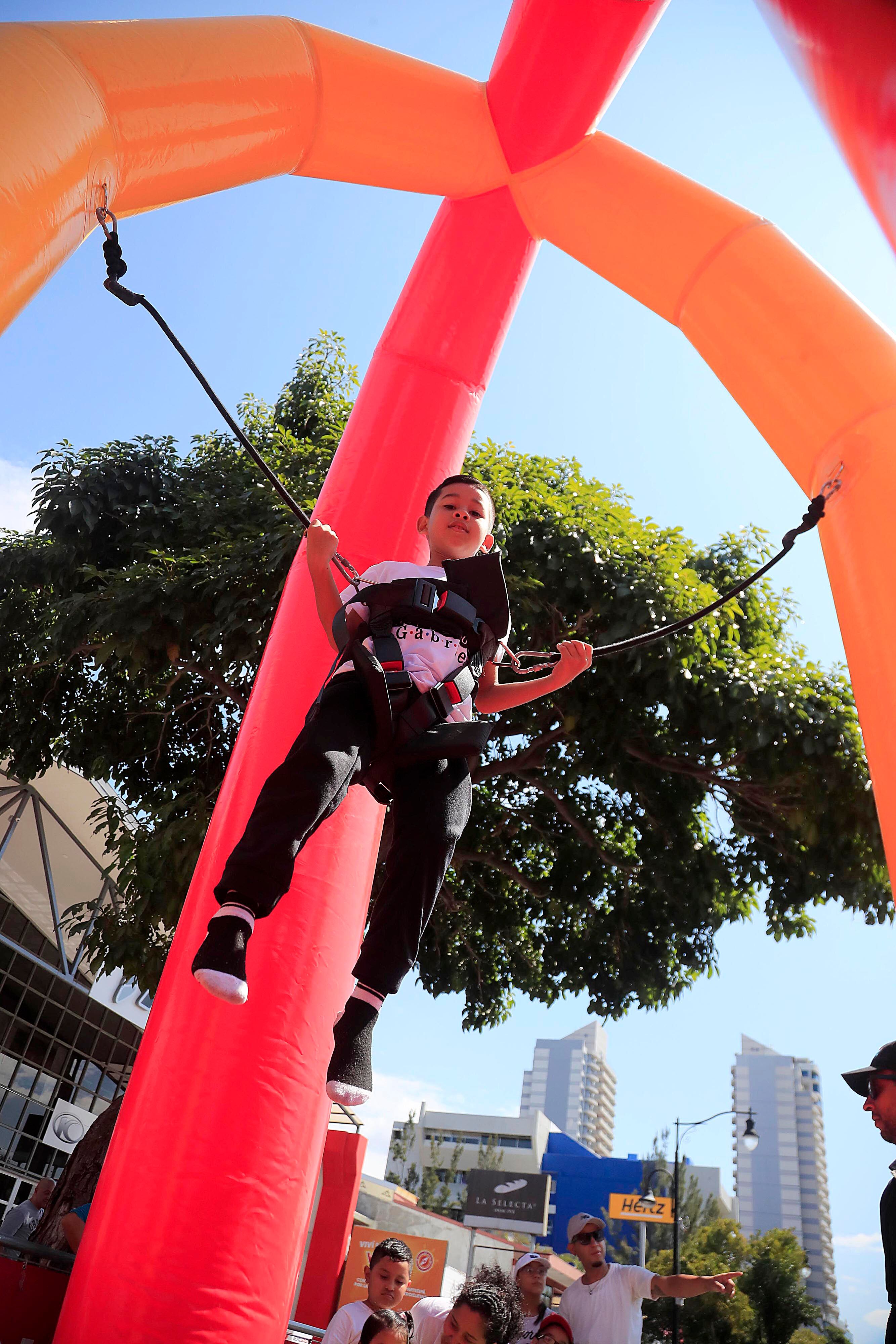 18/02/2024 Paseo Colón. Regresaron las actividades al aire libre denominados, Domingos Familiares sin Humo. Piscinas, sesiones de fotos familiares, shows de la Policía Canina de la Municipalidad de San José y mucho más formaron parte de la agenda, sin faltar la participación de las mascotas. Foto: Rafael Pacheco Granados