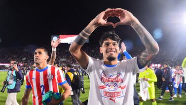 Gustavo Alfaro le devuelve la sonrisa a Paraguay, que vuelve a un Mundial después de 16 años