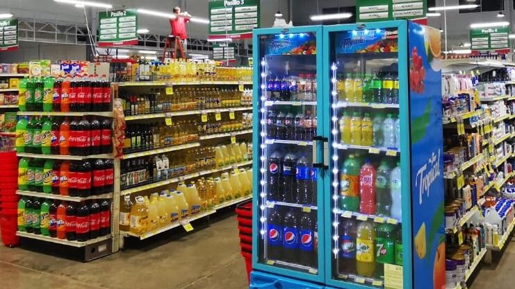 Una verdadera marea alta de precios bajos va a disfrutar los vecinos de Playas del Coco y playa Santa Teresa, porque Corporación Megasuper abrirá un supermercado en cada una de esas playas del Pacífico Norte