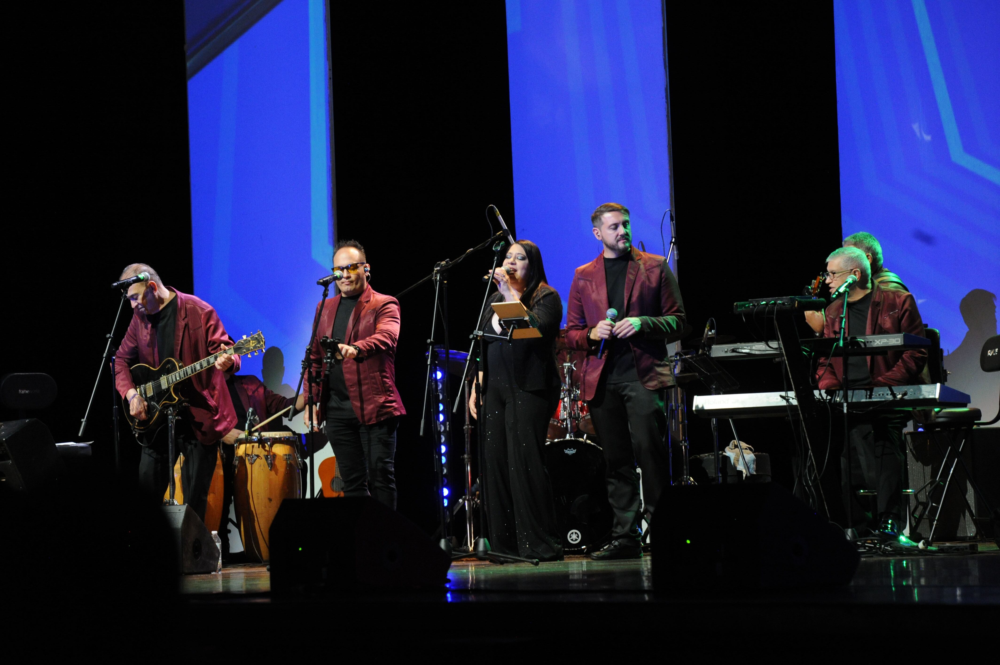 HOMENAJE A LOS MUNDIALISTAS TICOS Y A "BORA" MILUTINOVIC .