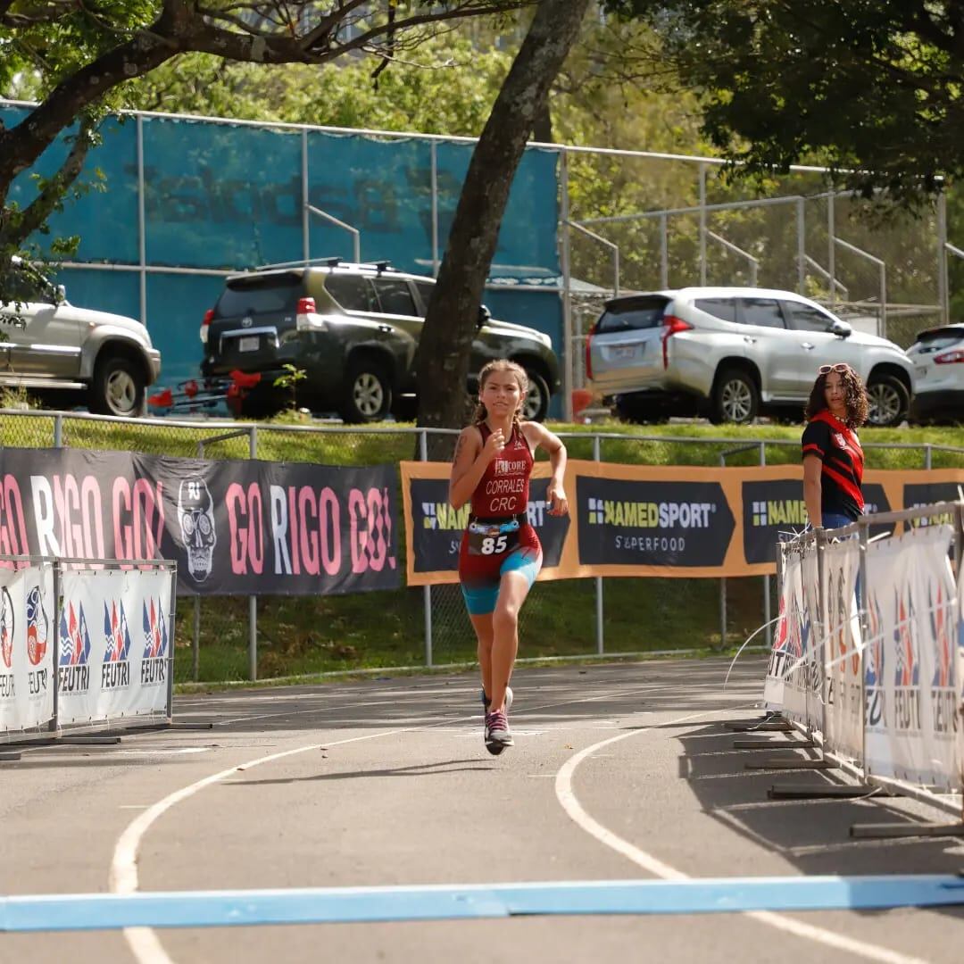 Adolescente súper carga ya cuenta con más de 20 medallas en diferentes competiciones