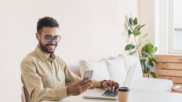 Empresa de tecnología Mismo tiene varios muy buenos empleos y varios son para trabajar fuera del país