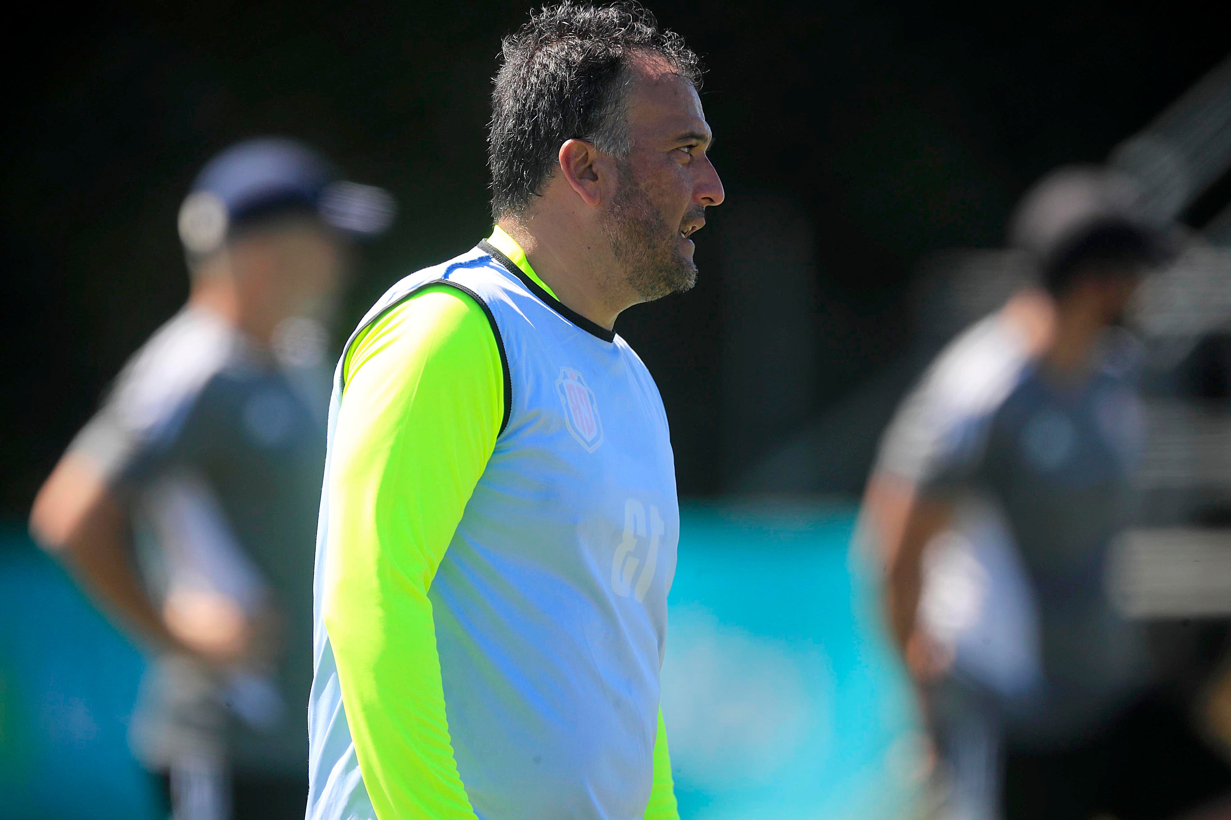 08/01/20023        Proyecto Gol. Los árbitros empezaron, este lunes por la mañana, su pretemporada de entrenamientos como parte de la preparación para poder dirigir el Torneo de Clausura, de la Liga Promérica. Las prácticas las dirigió Horacio Elizondo, coordinador del arbitraje en el fútbol de Costa Rica.