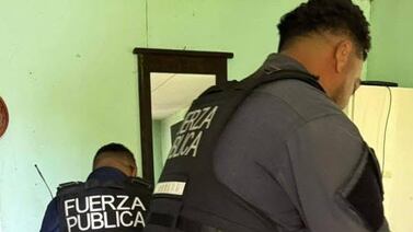 Policías dan de qué hablar por lo que hicieron con joven de 14 años que trabaja vendiendo cajetas para mantener a su familia