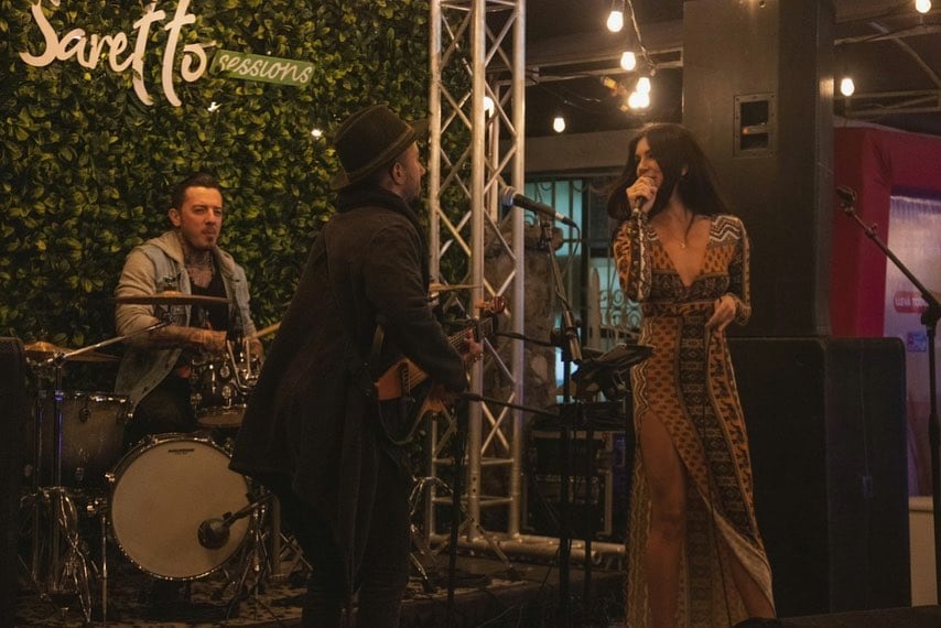 Valeria Sibaja, cantante y presentadora de televisión