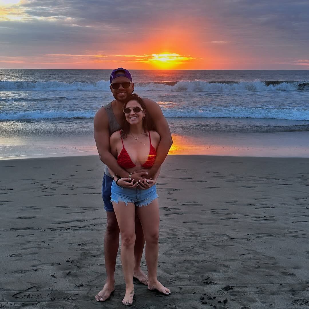 Thais Alfaro y Paulo Miranda se tomaron esta bonita fotografía en Tamarindo.