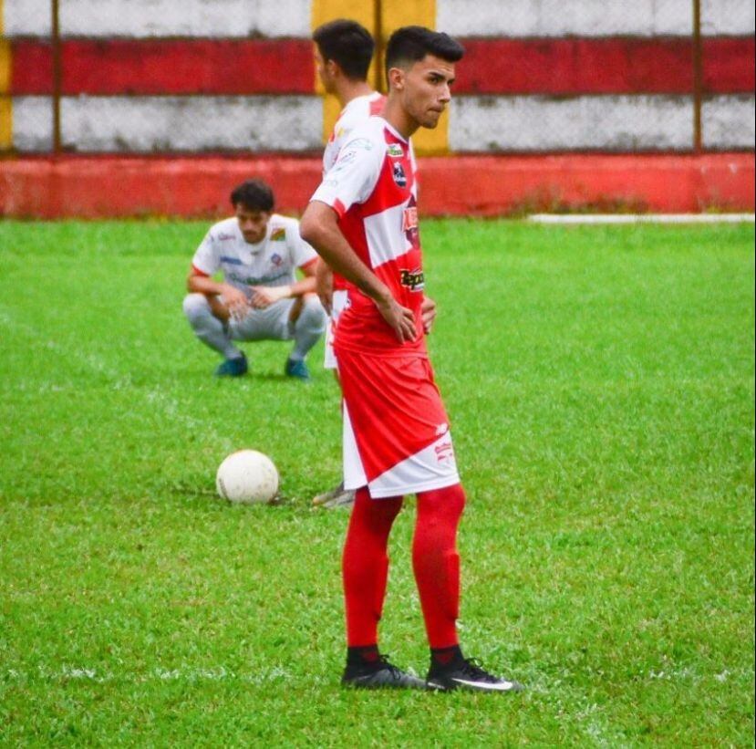 Jefferson Sandí, aficionado del Cartaginés que vio el juego del jueves entre un mar de manudos. Cortesía.