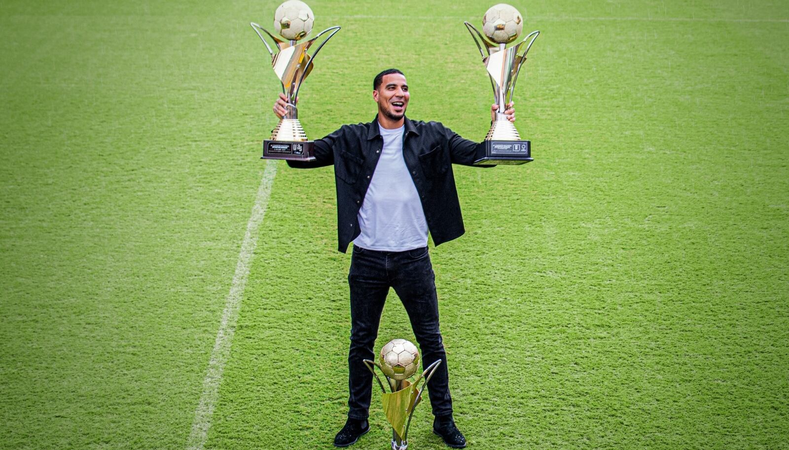Esteban Alvarado presumió con mucha alegría los tres títulos nacionales que ha ganado con Saprissa.