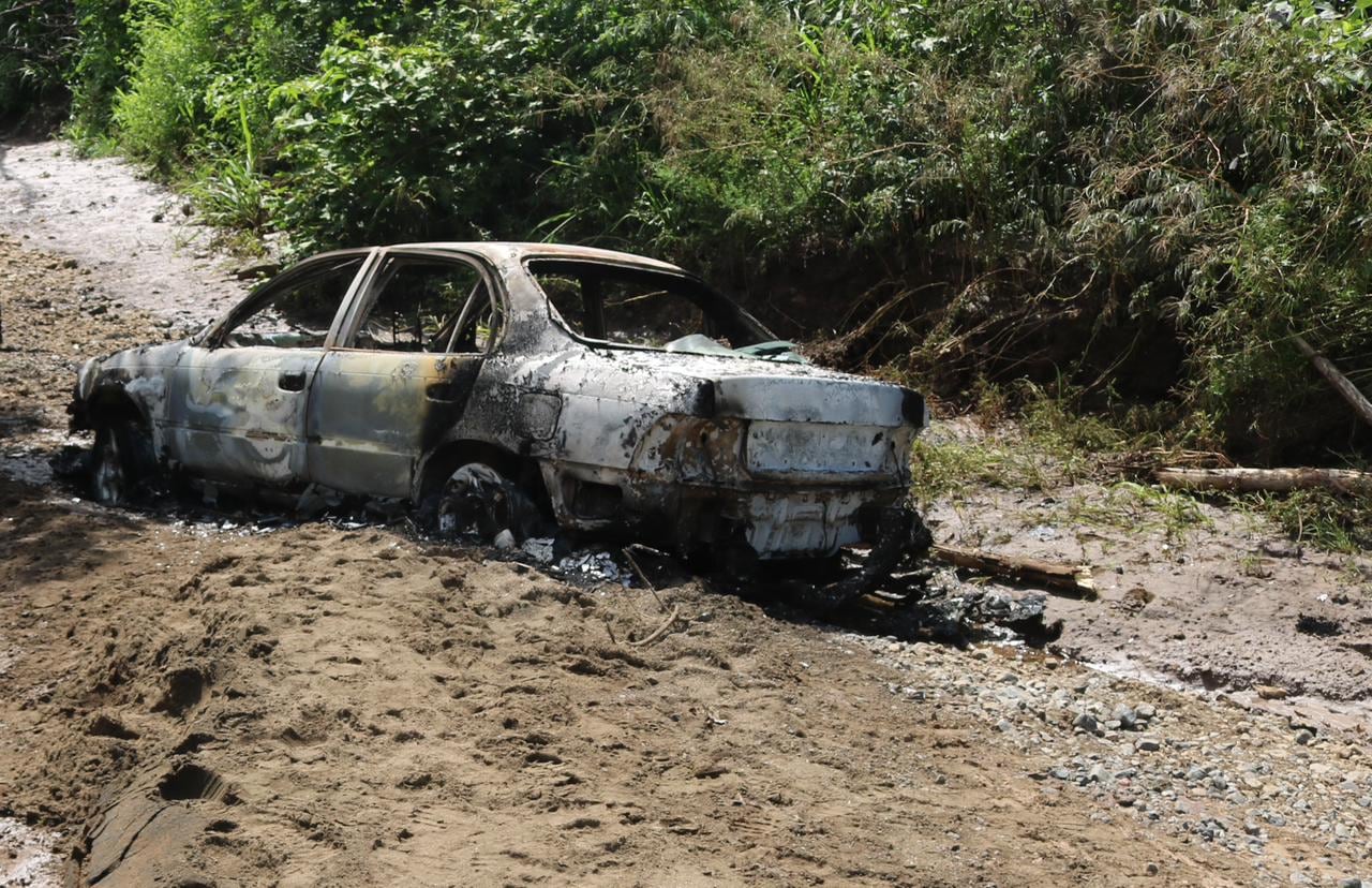 El cuerpo calcinado de Navarrete fue encontrado dentro de este carro. Foto OIJ.