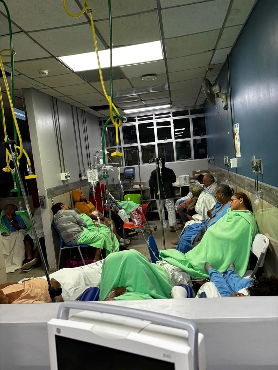 Hospital de Guápiles está colapsado y sus trabajadores se unieron a una huelga para reclamar mejores condiciones. Cortesía.