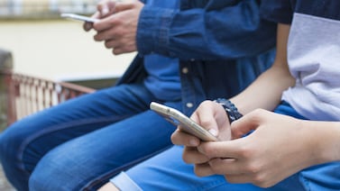 Para la familia: Celular y conducta adolescente