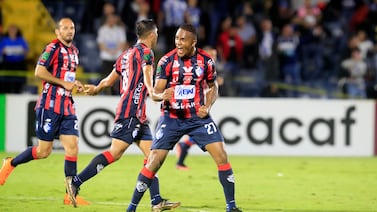 Un golazo de chilena y otro al cierre marcaron la pauta en empate de Cartaginés y Comunicaciones