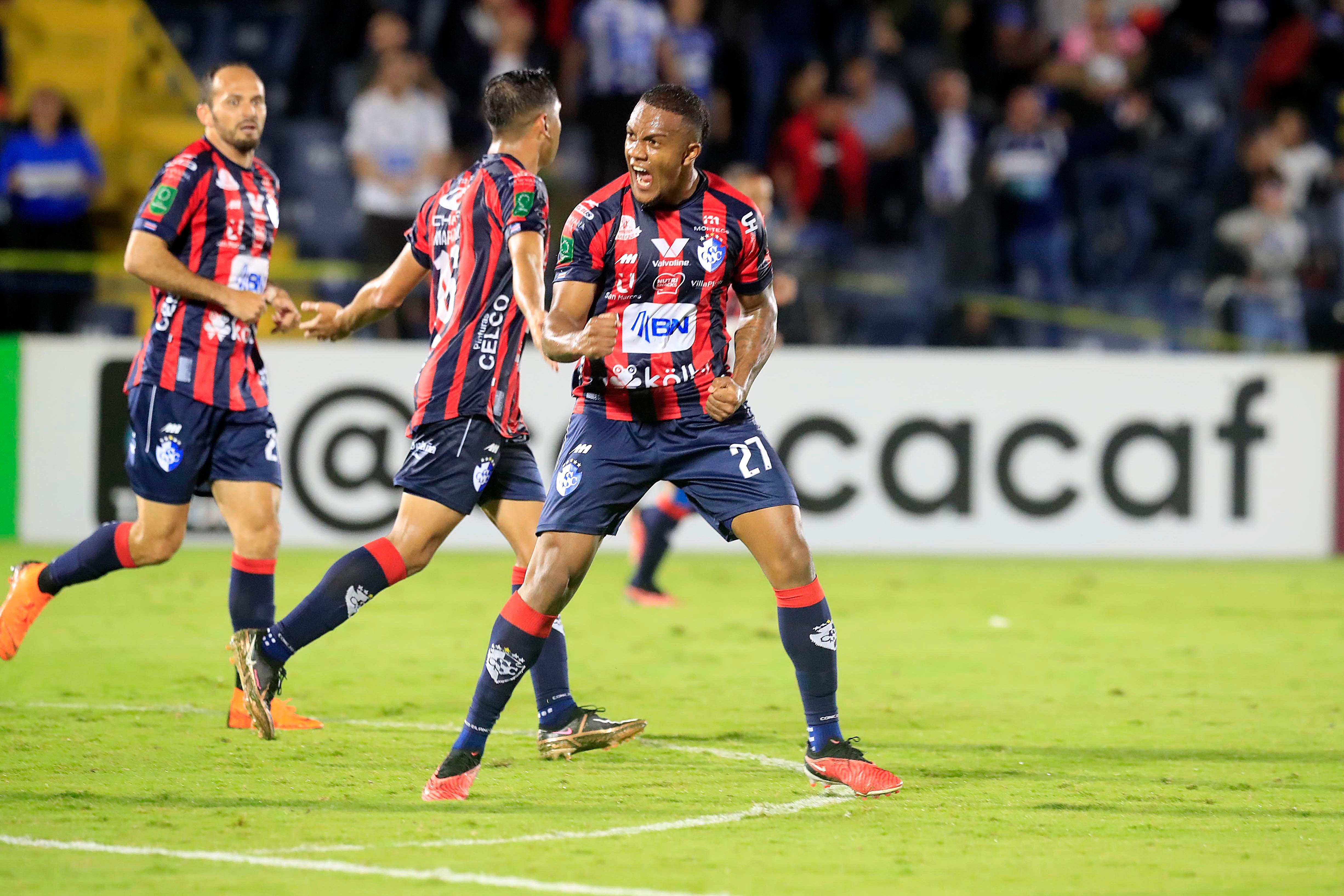04/10/2023 Estadio Fello Meza, Cartago. El Club Sport Cartaginés recibió a Comunicaciones, de Guatemala, en partido de ida por repechaje de la Copa Centroamericana de CONCACAF.