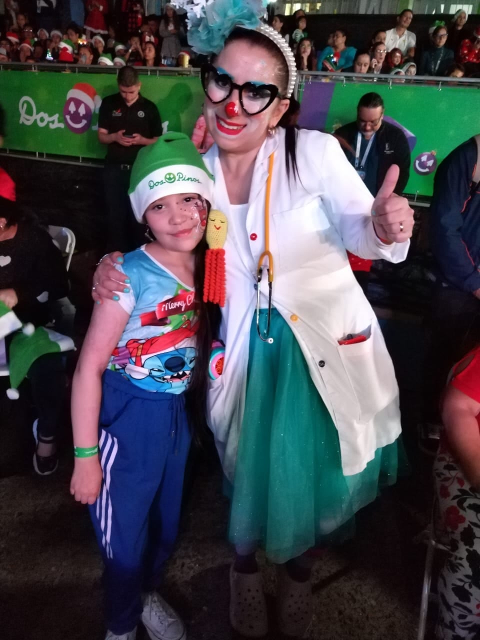 Iluminación del árbol de Navidad del Hospital Nacional de NIños 2024.