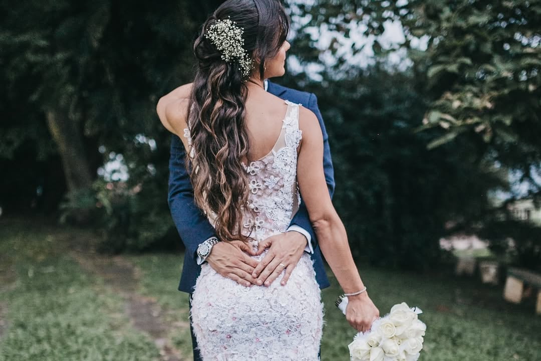 La exbailarina de A todo dar, Angie Conejo, celebró esta semana ocho años de matrimonio con el guapo abogado canadiense Allan Makhlouf, con quien se casó en 2017.
