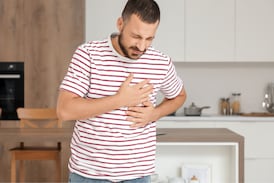 Estas señales silenciosas podrían alertar un problema cardíaco y muchos las ignoran