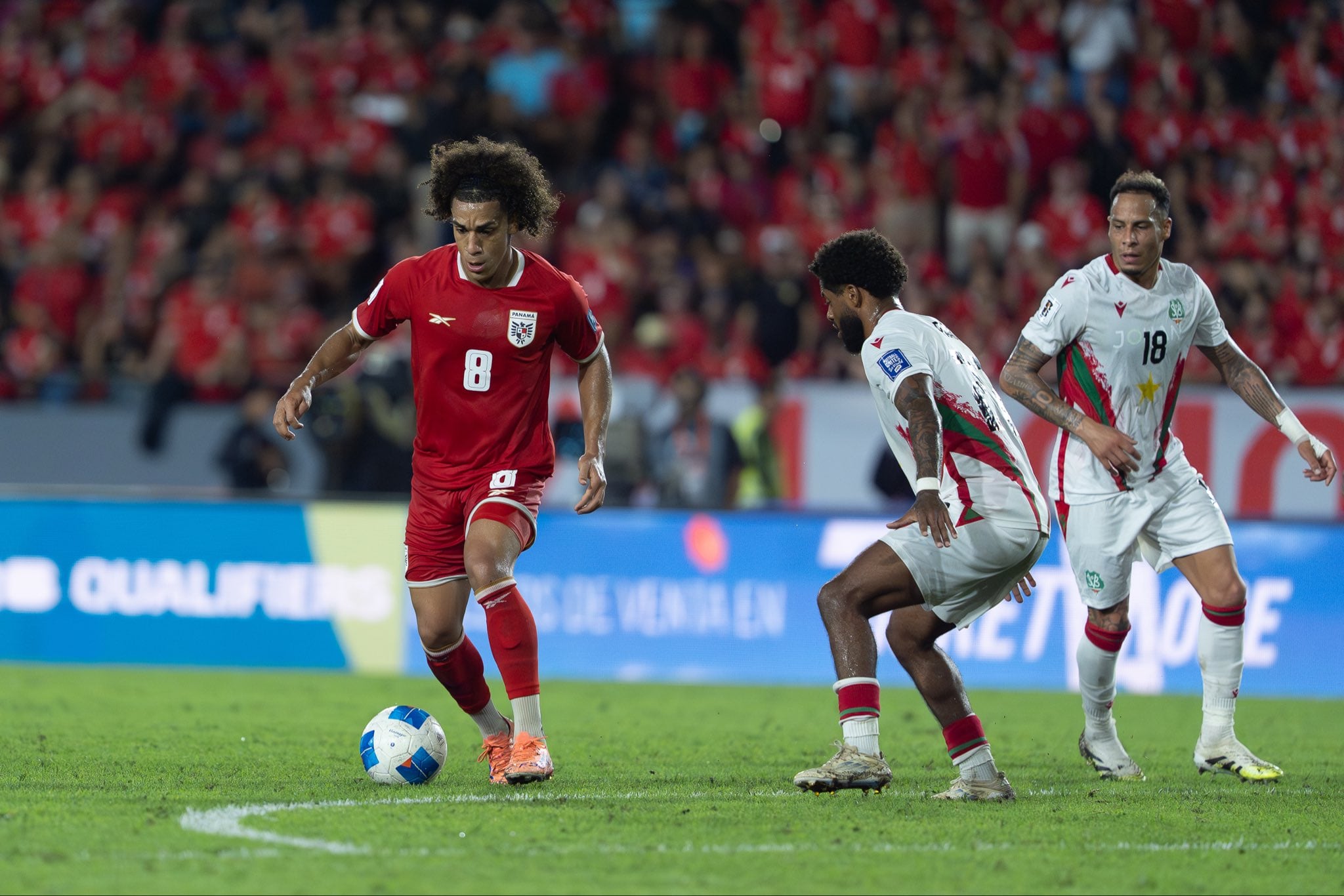 Adalberto Carrasquilla llevaba las riendas de la Selección de Panamá en el partido contra Surinam.