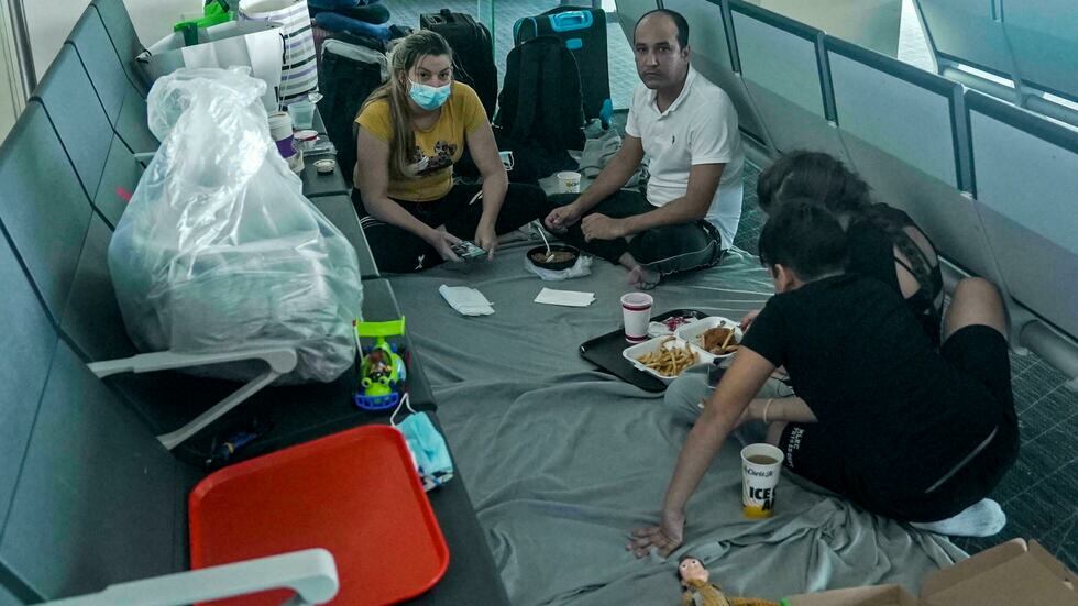 Una familia cubana estuvo varada en el aeropuerto de Tucumen en Panamá por un mes