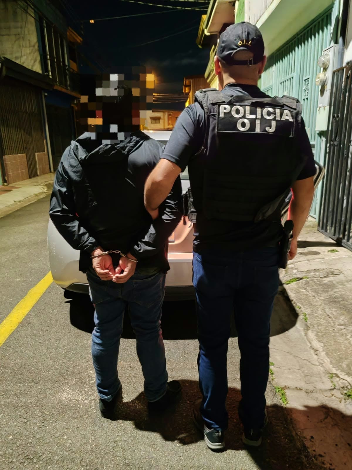 Los sospechosos habrían usado las tarjetas bancaria de las víctimas. Foto OIJ.