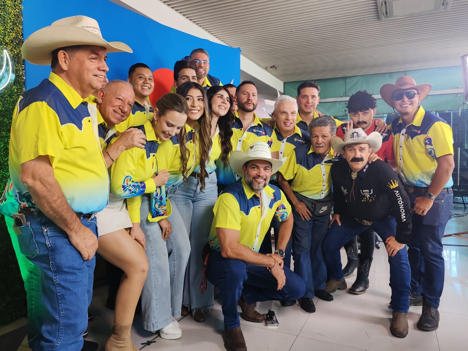 Toros Pedregal con Teletica y Repretel