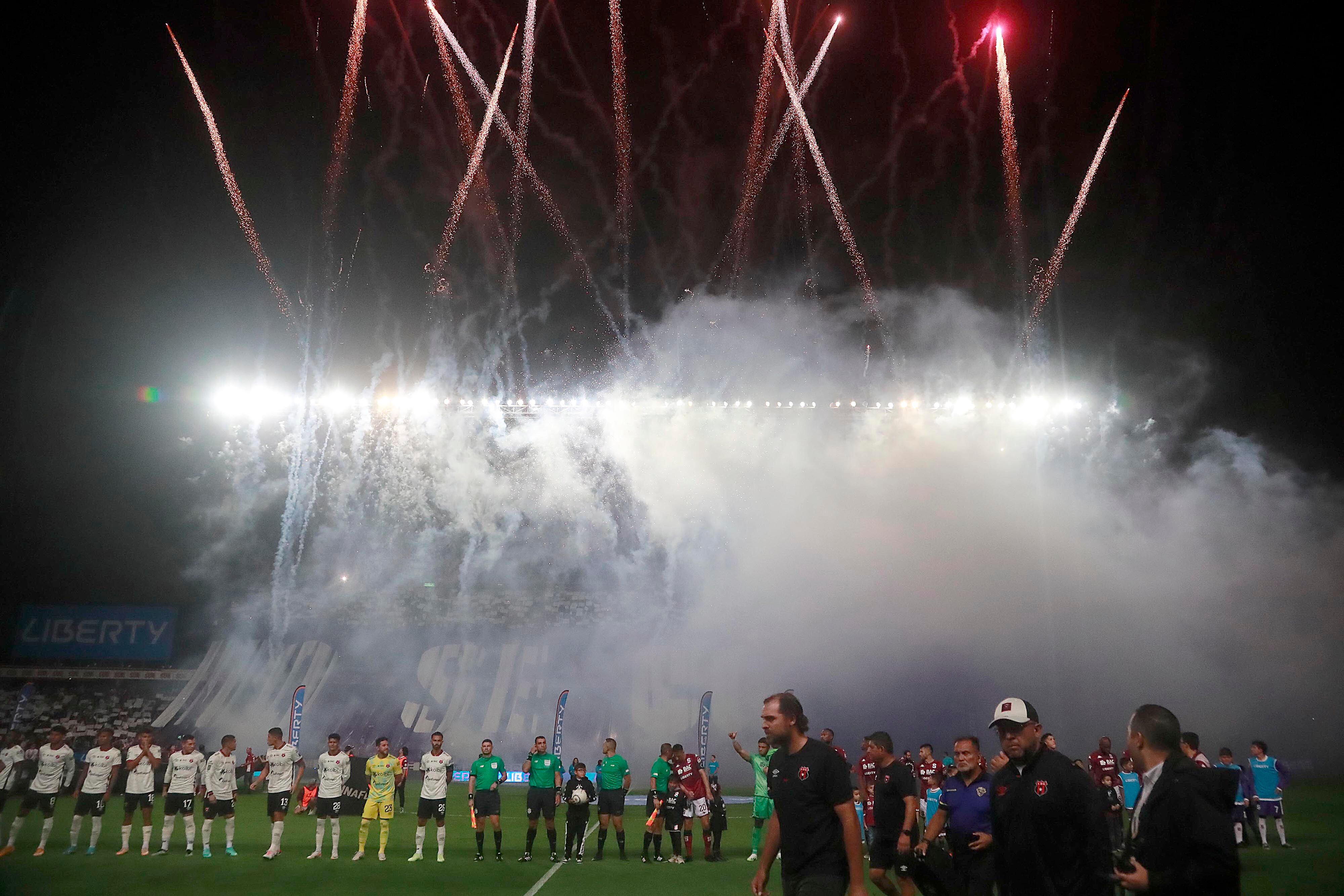 04/11/2023 Estadio Ricardo Saprissa, Tibás. El Deportivo Saprissa recibió a la Liga Deportiva Alajuelense, en una nueva versión del Clásico Nacional en partido de la jornada 18, Torneo de Apertura, Liga Promérica 2023.