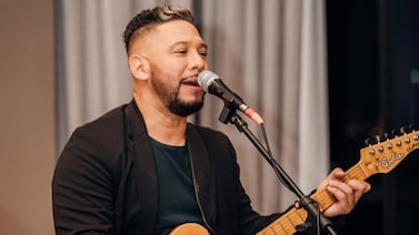 Alonso Solís estrena “Quédate”, una desgarradora ranchera de desamor