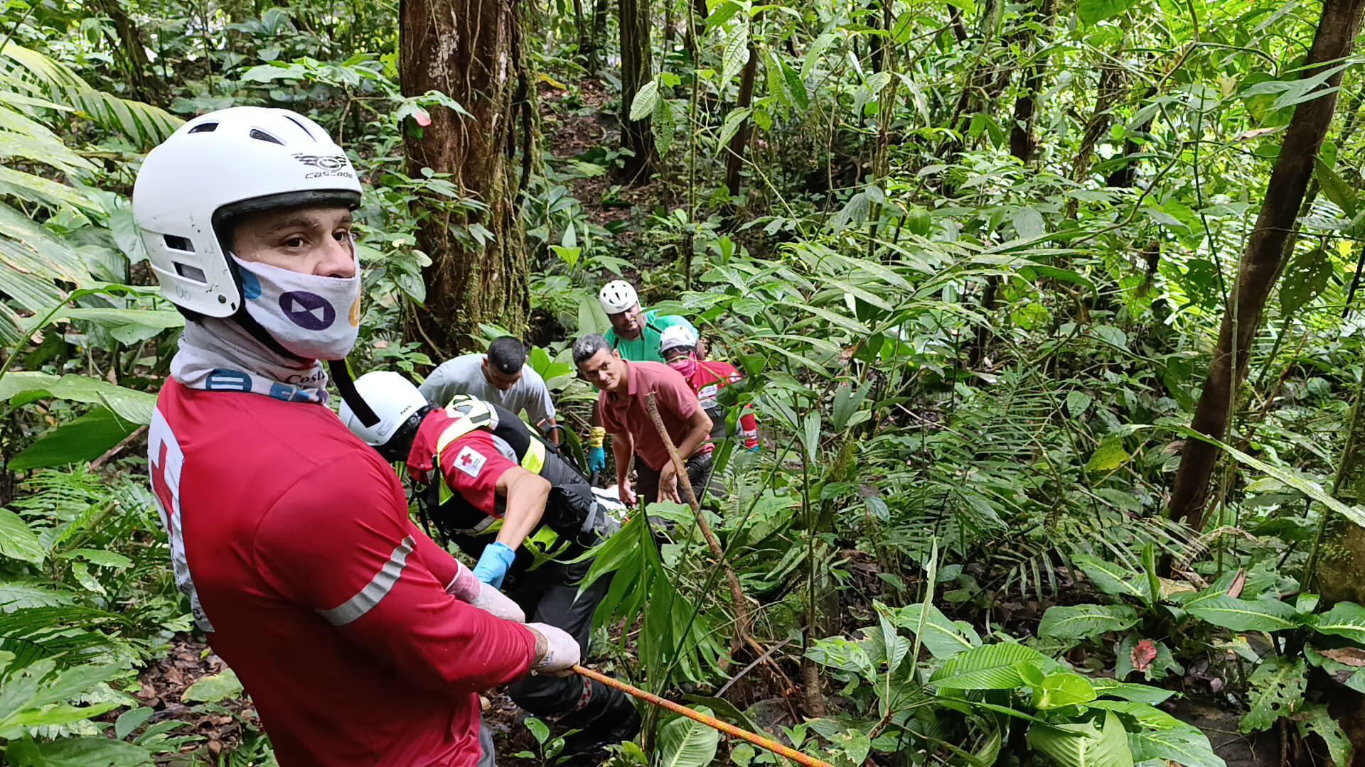 Emanuel Veitch y su hijastro Elderson Godínez murieron ahogados en Pocora. Foto autorizada por Sara Badilla.