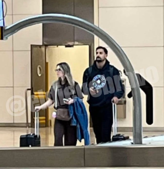 Sophia Umaña y Celso Borges fueron captados juntos en el aeropuerto de Madrid. España. Fotos: Diego Bravo