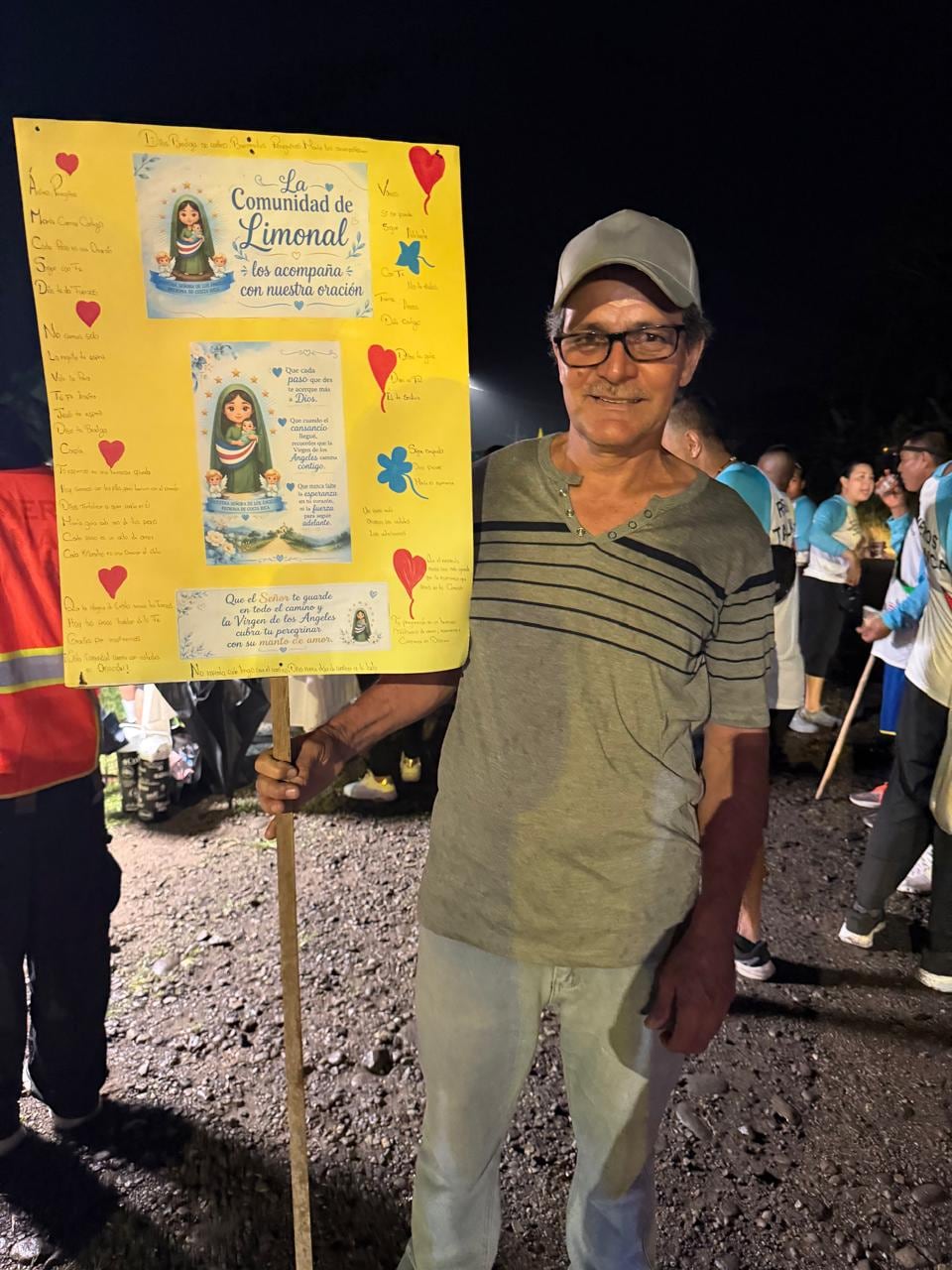 Tres generaciones peregrinan, más de 200 kilómetros, desde Talamanca hasta donde La Negrita