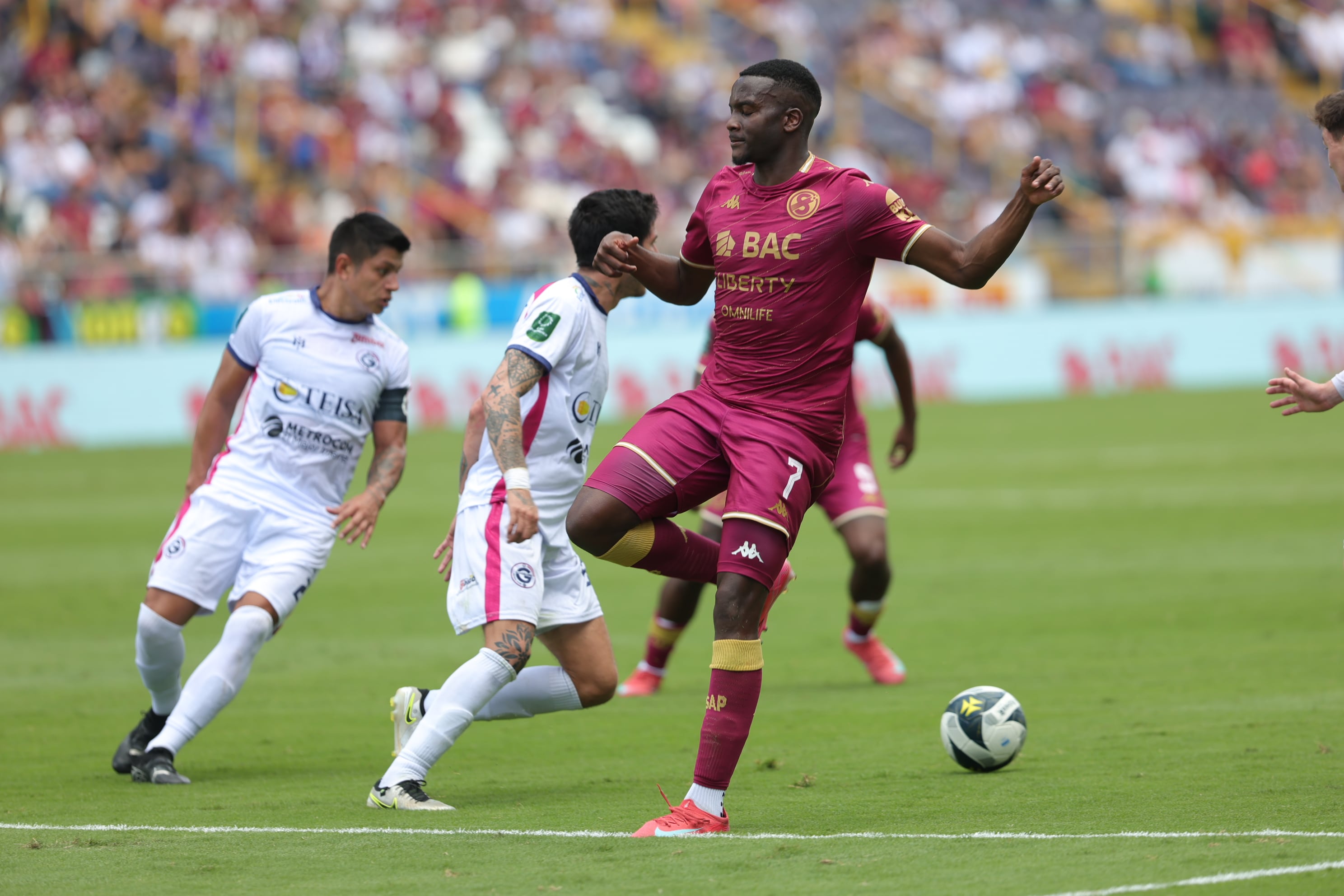 14/09/2025/ juego entre Deportivo Saprissa vs Guadalupe en el estadio Ricardo Saprissa / foto John Durán